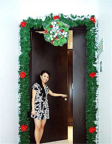 Cẩm Ly cho biết, căn hộ rất gần trung tâm thành phố, thuận tiện cho việc đi biểu diễn. Hơn nữa, trường quốc tế cũng nằm cách nhà chị không xa nên con chị cũng dễ dàng hơn trong việc học tập.