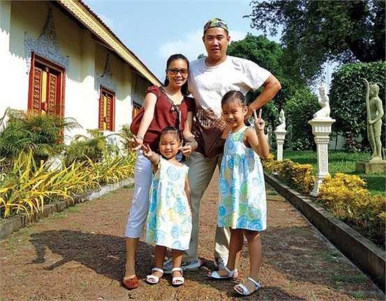 'Cẩm Ly có thể hát đến 60 tuổi, nếu như tôi còn sức sáng tác. Nhiều khi mọi người nói vì sao Cẩm Ly hát ít quá, chứng tỏ mọi người vẫn còn yêu mến. Sau này, nếu cô ấy không hát nữa thì tôi cho hát cải lương cũng được vậy. Như cô Lệ Thủy 68 tuổi vẫn còn đi hát. Thử hỏi con đường của tôi và Ly có bền không?'