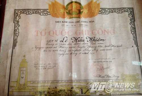 Xót xa vợ liệt sỹ sống trong ngôi nhà dày đặc vết đạn bom