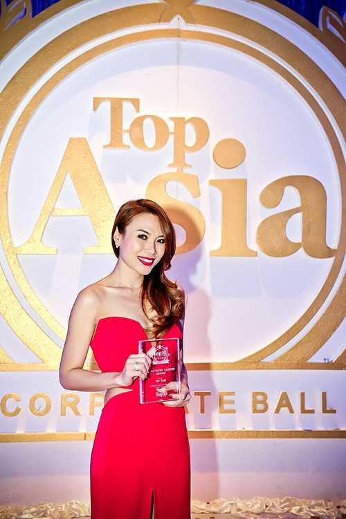 Cô là người sở hữu nhiều giải thưởng quốc tế ấn tượng.