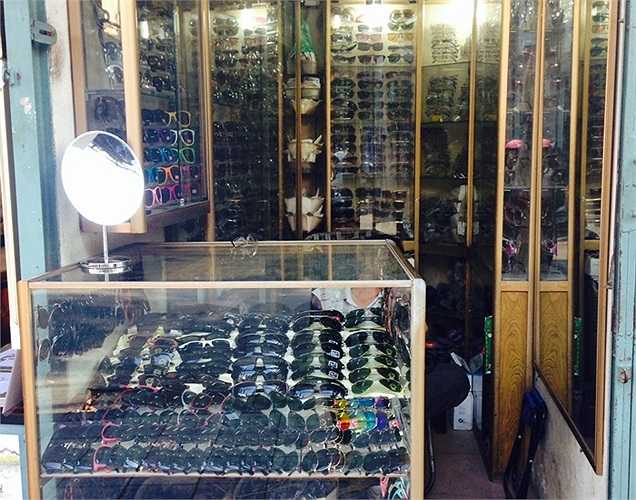 Cửa hàng kính siêu nhỏ