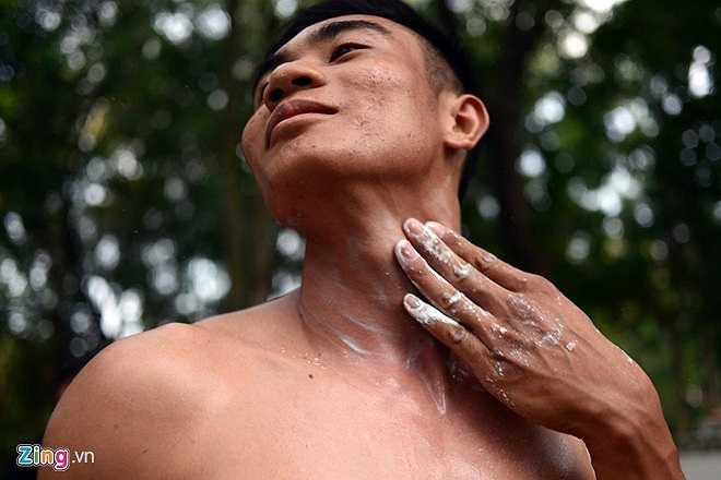 Không tốn nhiều tiền để đầu tư thiết bị tập luyện như Gym, nhưng cơ thể vẫn đẹp và săn chắc khiến nhiều bạn trẻ hào hứng tập luyện.