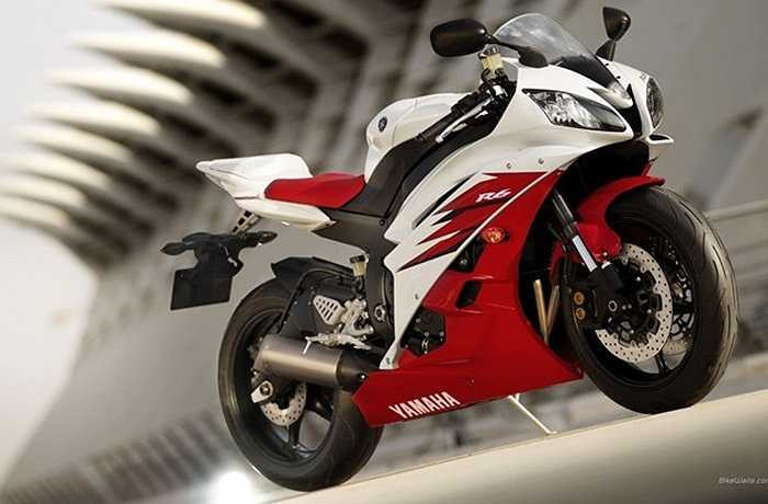 Yamaha R6 2006, ra đời cuối năm 2005, đã tạo nên một 'cơn địa chấn' trong phân khúc xe 600 phân khối. Mẫu sportbike của Yamaha có thể đạt ngưỡng tua máy tối đa 17.500 vòng/phút, con số rất ấn tượng với một mẫu xe 600 phân khối. Thời điểm hiện tại, Yamaha R6 vẫn là một trong những mẫu sportbike được người chơi xe đánh giá rất cao trong phân khúc sportbike 600 phân khối. 