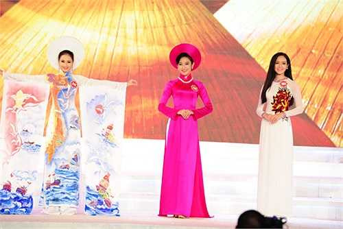 Á hậu Huyền My cho biết người có ảnh hưởng nhiều nhất tới cô là mẹ và bà nội mình