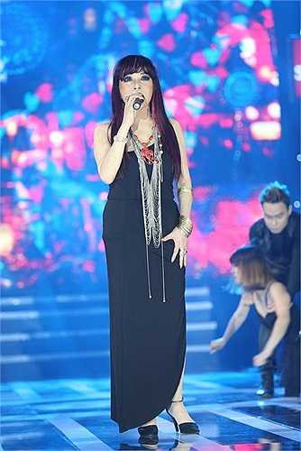 Ngoài nhạc sỹ Quốc Dũng, em trai của Bảo Yến là nhạc sỹ Nguyễn Kim Tuấn và hai con trai là Khải Ca và Bảo Châu cũng đã tham gia vào nhiều tiết mục.