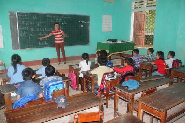 Bắt người cầm đầu cản học sinh tới trường