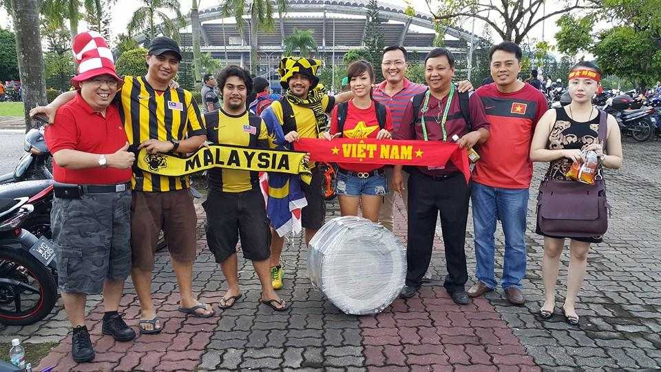 Cổ động viên Việt Nam