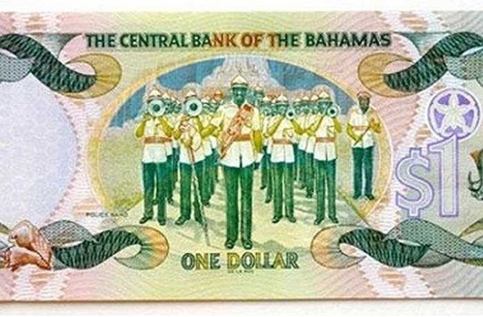 Tờ 1 đô la của Bahamas in hình lực lượng cảnh sát Hoàng gia Bahamas.
