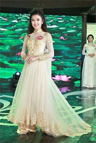 Á hậu Huyền My cho biết người có ảnh hưởng nhiều nhất tới cô là mẹ và bà nội mình