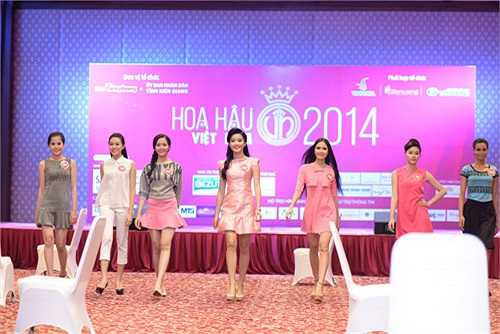 Khi tới tham dự Hoa hậu Việt Nam 2014, Huyền My cũng may mắn được cả gia đình đi cùng hỗ trợ, đầu tư trang phục và mang theo một ê kip riêng với 1 chuyên gia trang điểm nổi tiếng và 1 người làm tóc.