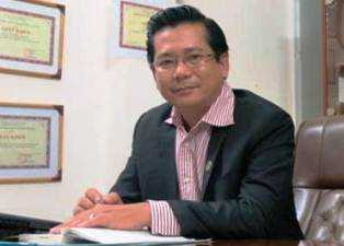 Bé trai 2 tuổi bị bỏ rơi trên taxi: Chưa thể giao cho 'ông dượng'