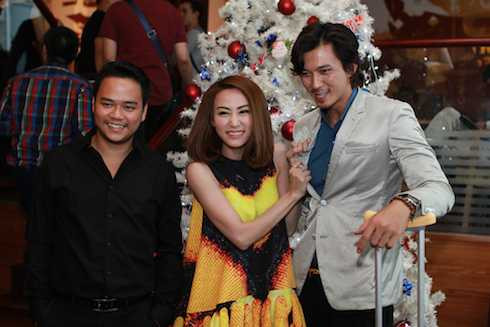 Ngân Khánh bị thương