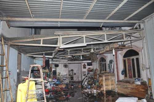 Phá cửa cứu cụ bà 80 tuổi trong biển lửa