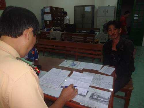 Tài xế xe tải say rượu, 16 người bị thương