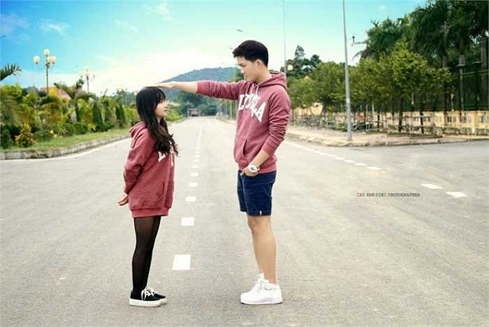 Mạnh Tiến Khôi (sinh viên HV Ngân hàng) và Vũ Thị Quyên (sinh viên ĐH Thương Mại) cùng sinh năm 1993, tại Quỳnh Lưu, Nghệ An.