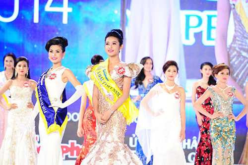 Huyền My lộng lẫy