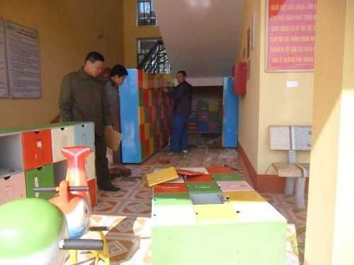 Một học sinh bị tủ đựng đồ đè tử vong