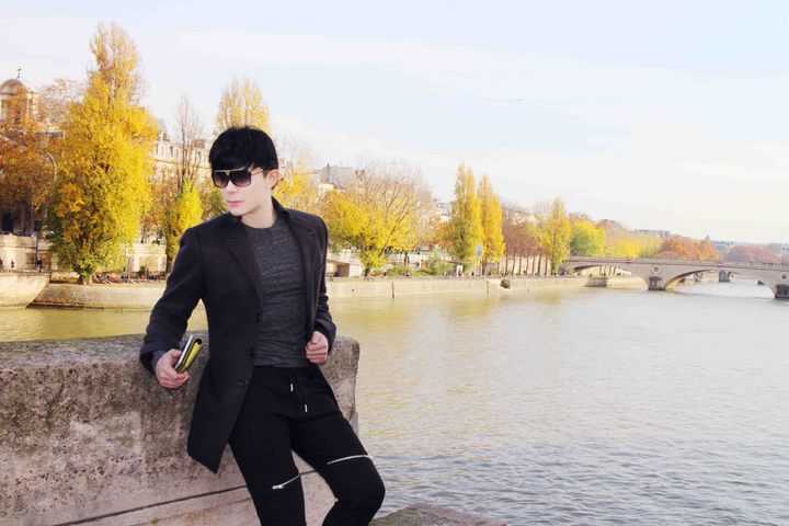 Nathan Lee điển trai du lịch