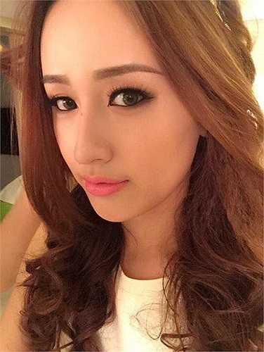 Tám năm sau ngày đăng quang Hoa hậu Việt Nam, Mai Phương Thúy ngày càng tỏa sáng về nhan sắc.