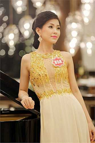 Diễm Trang vừa tốt nghiệp ĐH Quốc tế - ĐHQG TP.HCM ngay trước thời điểm diễn ra vòng Chung kết toàn quốc HHVN 2014.