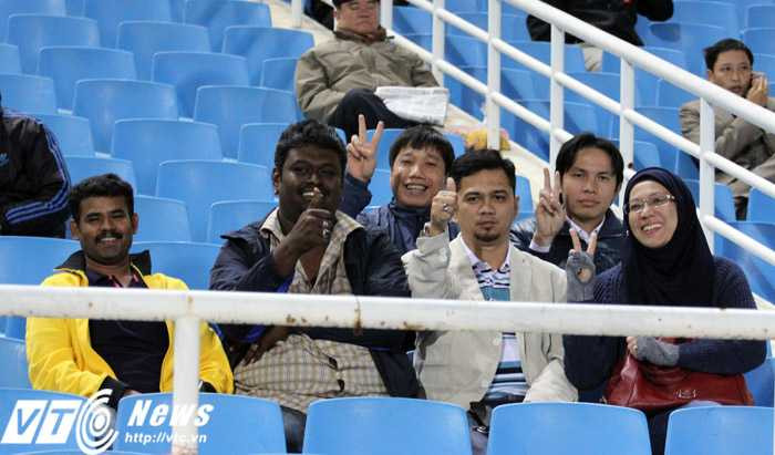 Khán giả Malaysia ở Mỹ Đình