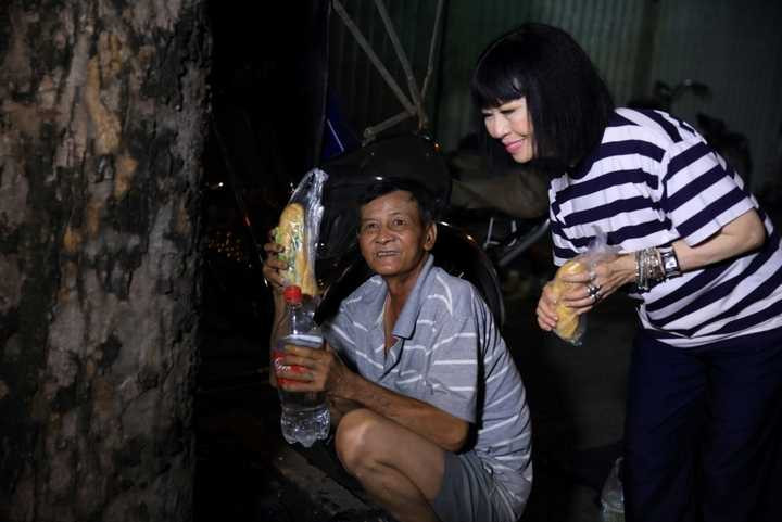 Danh ca Bạch Yến với công tác từ thiện