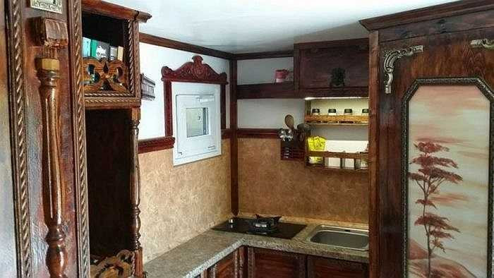 Căn hộ Kamaz có đầy đủ bếp, chậu rửa...