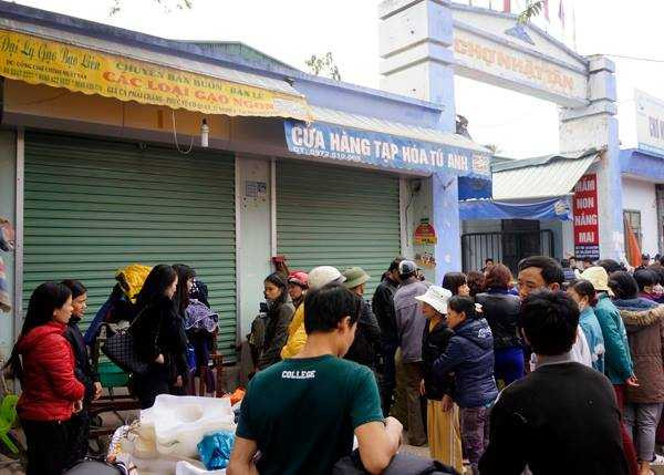 Hà Nội: Chợ Nhật Tân bốc cháy dữ dội