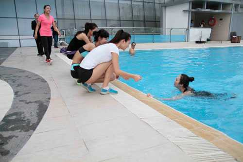 Các thí sinh phải đối mặt với thử thách vận động liên hoàn