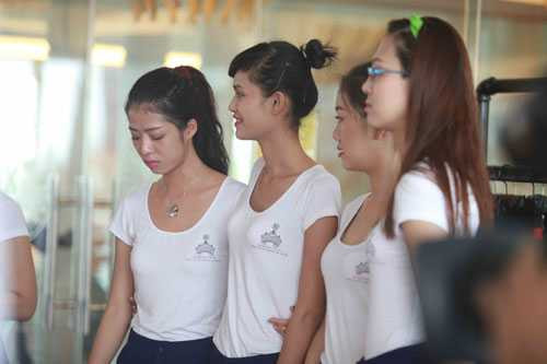 Thí sinh Hoa khôi áo dài