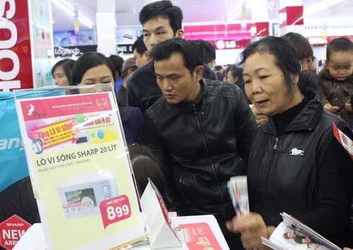 Pico Phúc Yên 'quá tải' trong ngày khai trương