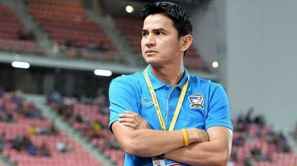 HLV Kiatisuk Senamuang vốn rất quen thuộc với khán giả Việt Nam.