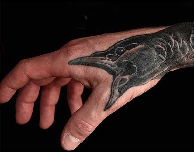 Nhiều hình ảnh chia sẻ trên mạng được đông đảo mọi người thích thú bởi sự sáng tạo thông minh của chủ nhân hình xăm.