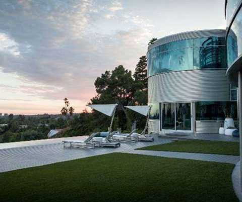 Justin Bieber thuê nhà