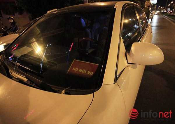 Rượu say gây tai nạn, rút thẻ chuyên viên Bộ Nội vụ ra 'dọa' CA3