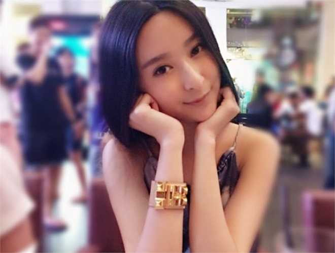 Junees Teoh - 52.000 người theo dõi: Junees Teoh được biết tới do có cuộc sống khá sang chảnh, quen nhiều người nổi tiếng.