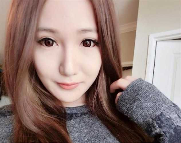 Jessica Zhang - 8.000 người theo dõi: Có thể nói, Jessica Zhang khá nổi tiếng trên mạng do có vẻ ngoài được ví như thiên thần, khuôn mặt với các nét nhỏ nhắn, thon gọn của búp bê.