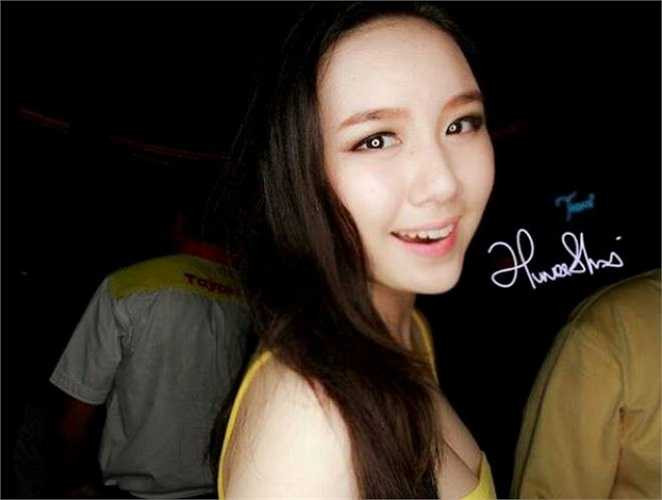 Hwee Shuang - 6.600 người theo dõi: Hwee Shuang được nhiều người biết đến khi vào top 5 hoa hậu du lịch Malaysia 2014-2015 và nằm trong top 15 gương mặt xinh đẹp nhất đất nước này năm vừa qua.