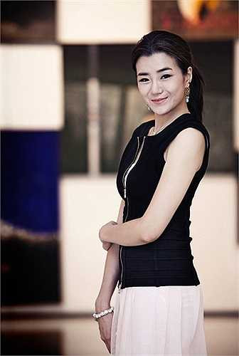 Ngoài chị gái Cho Hyun-Ah, Cho Hyun-Min còn có một anh trai là Cho Won-Tae. Cả ba anh chị em họ Cho đều đang nắm cổ phần tại Korean Air với tỷ lệ 0,12% và 0,11%. Riêng triệu phú Cho Yang-Ho là cổ đông lớn thứ 2 của hãng hàng không này.