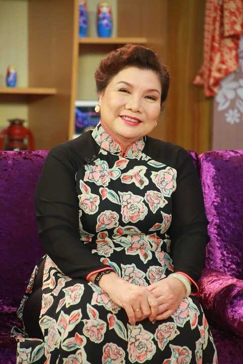 Chuyên gia tâm lý Lý Thị Mai là gương mặt quen thuộc của chương trình và nổi tiếng với những lời khuyên chính xác, thấu đáo