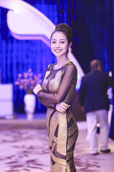 Jennifer Phạm gợi cảm xinh đẹp