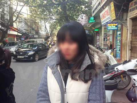 Lời kể, con gái, người đàn ông ôm xăng, cố thủ