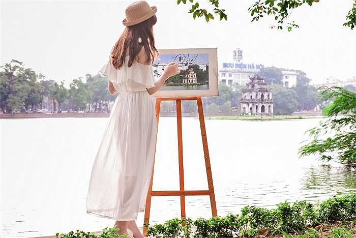 Seri ảnh về Hà Nội của tác giả Nguyễn Thành Luân là một trong những tác phẩm dự thi ấn tượng của 'Chất Hà Nội'. Thông qua hình ảnh người con gái vẽ tranh phong cảnh, Hà Nội hiện lên đẹp hơn, duyên dáng, thơ mộng hơn và chất chứa đầy cảm xúc.