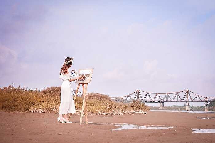 Chia sẻ về cảm hứng sáng tạo nên những bức ảnh này, Nguyễn Thành Luân cho biết: 'Hà Nội hai tiếng thân thuộc và trìu mến trong trái tim mỗi chúng ta, nơi ngàn năm văn hiến. Có những người yêu Hà Nội vì những con phố cổ qua thăng trầm lịch sử, có người yêu Hà Nội vì sự hòa bình và thân thiện'. 