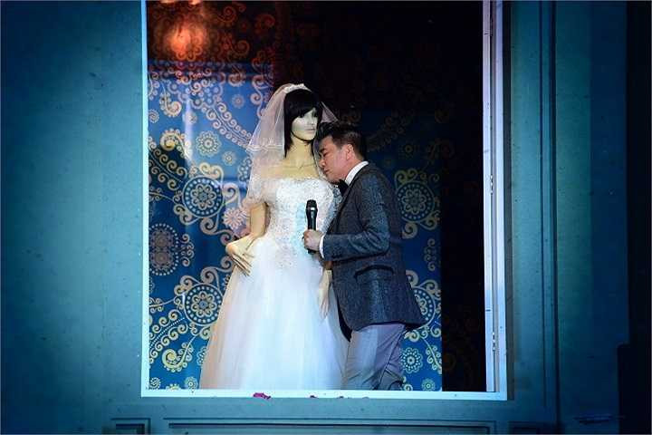 Chương này bao gồm những ca khúc quen thuộc trong dự án Dạ khúc cho tình nhân mà Mr Đàm theo đuổi dài hơn bấy lâu nay: Chờ đông; Xóa tên người rình; Biết nói gì đây; Chuyện tình buồn; Nghẹn ngào.