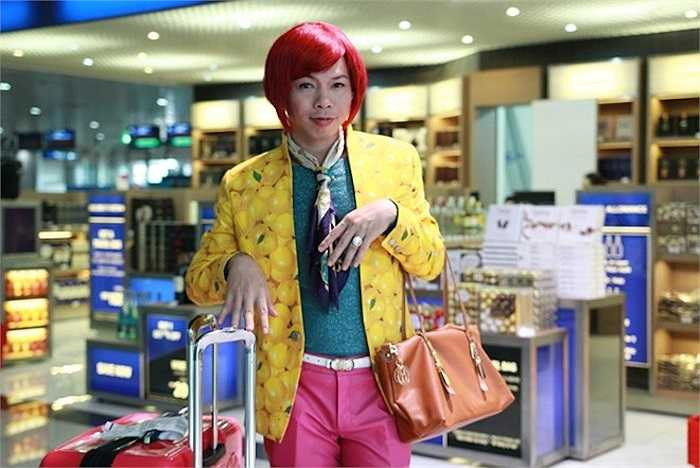 Vẻ yểu điệu 'đơ đơ' gây cười của 'chị Hội'.