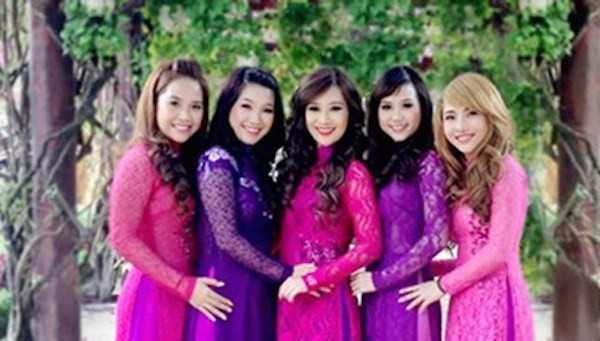 5 chị em nhà họ Pang