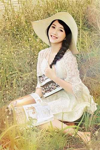 Khi được gắn mác giống hoa hậu, Loan không cảm thấy phiền toái mà còn là động lực để cô phấn đấu hơn. 