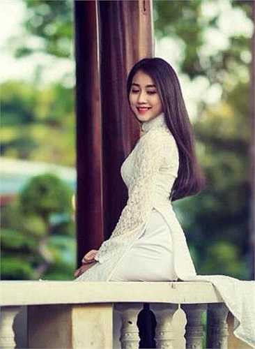 Loan từng tham gia các vai diễn qua phim Cười để ngẫm, Tìm bố cho suri... 