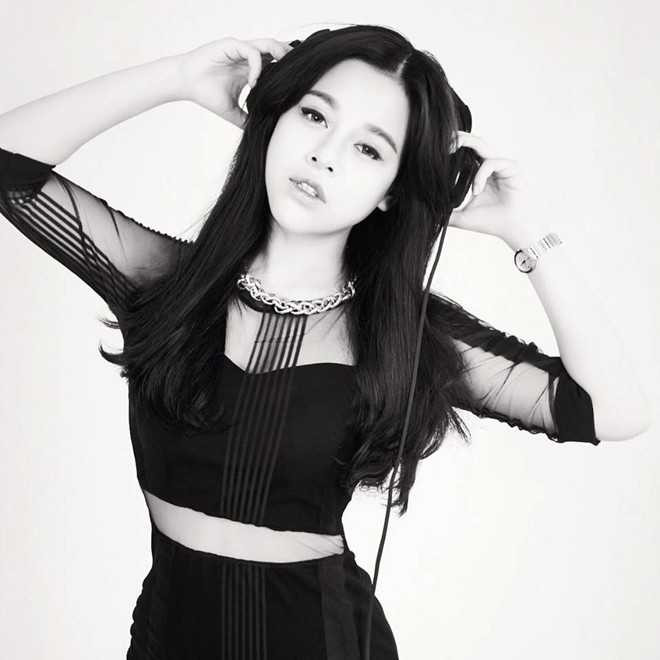 Mai Anh chịu nhiều tai tiếng khi lựa chọn môi trường làm việc nhạy cảm.